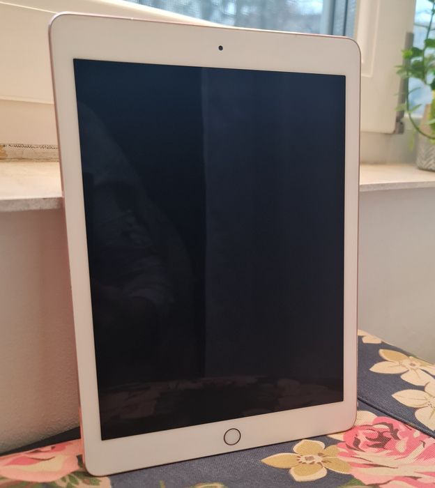 iPad Pro 9.7 – 128 GB, Wi-Fi + SIM – Rose Gold