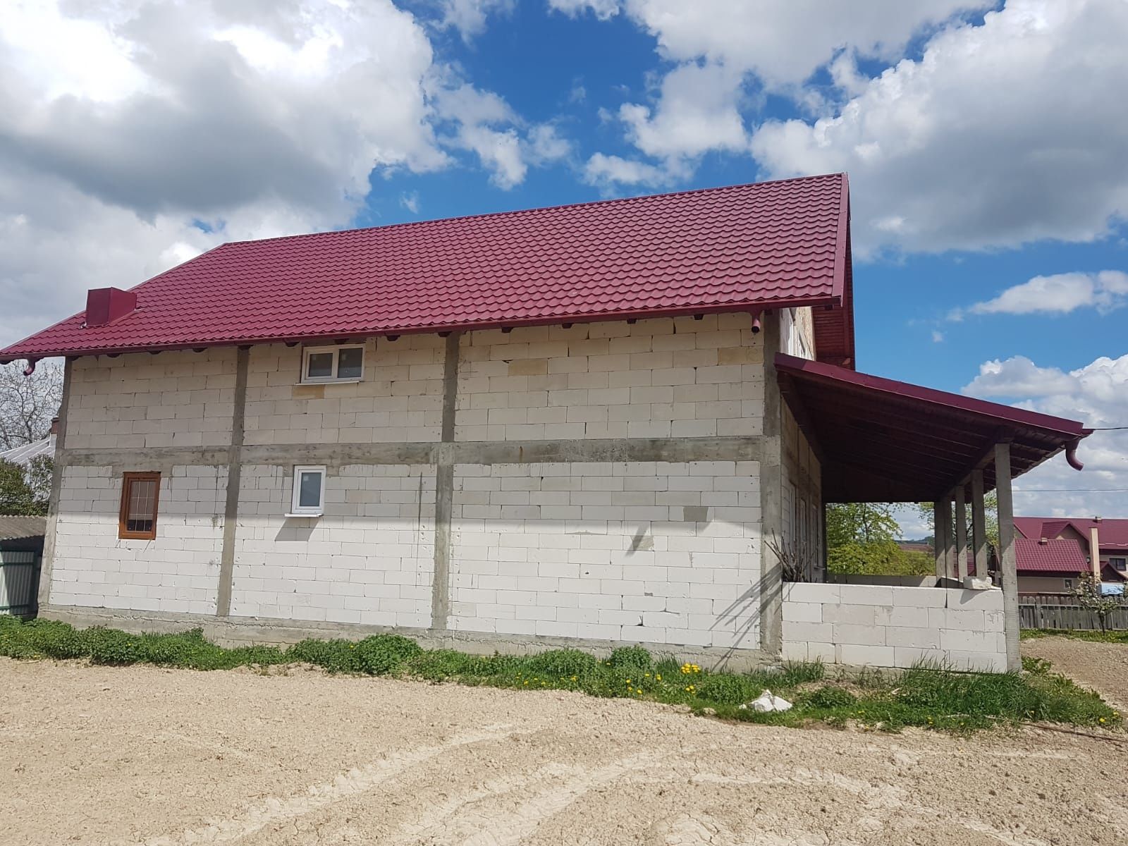 Casa cu teren de vanzare