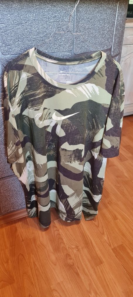 NIKE маскировачна голяма тениска - 4 XL
