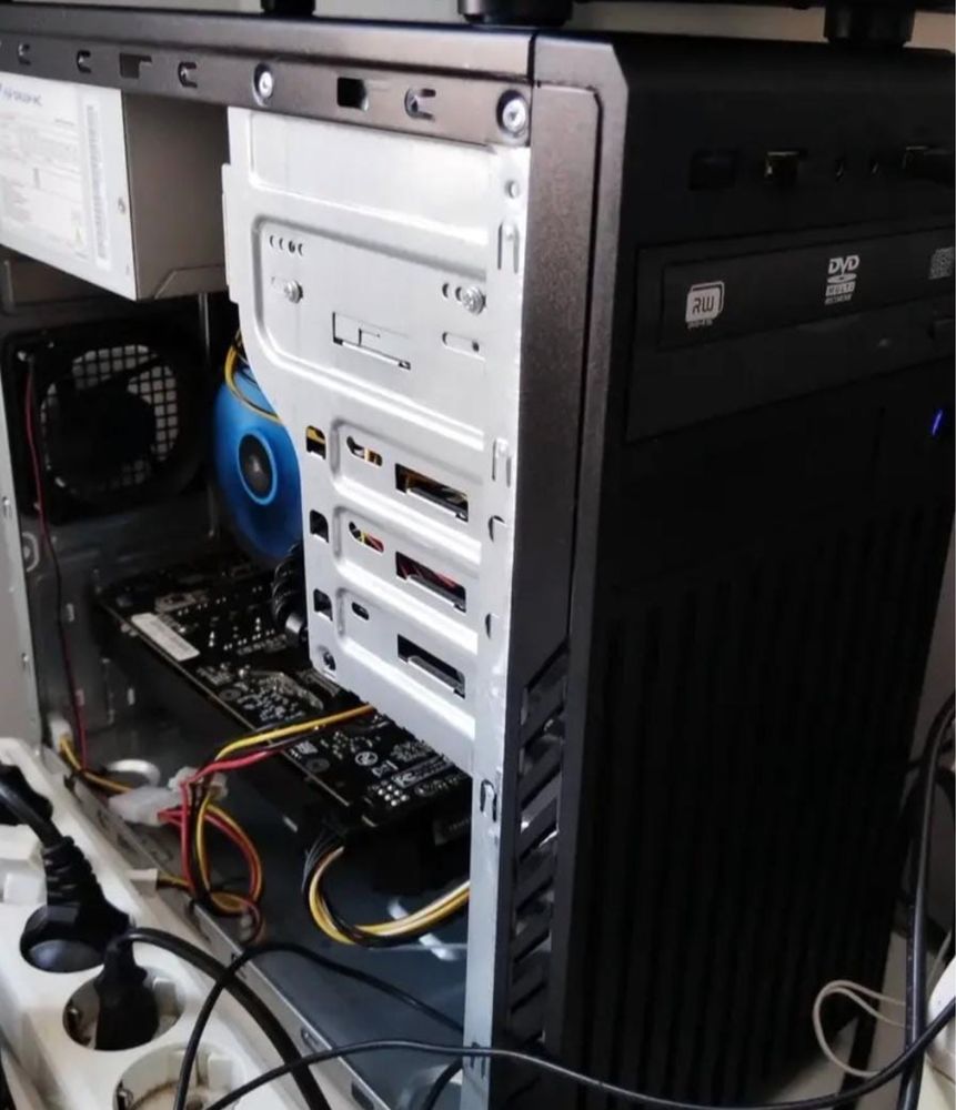 Продам системный блок на i5-9600kf