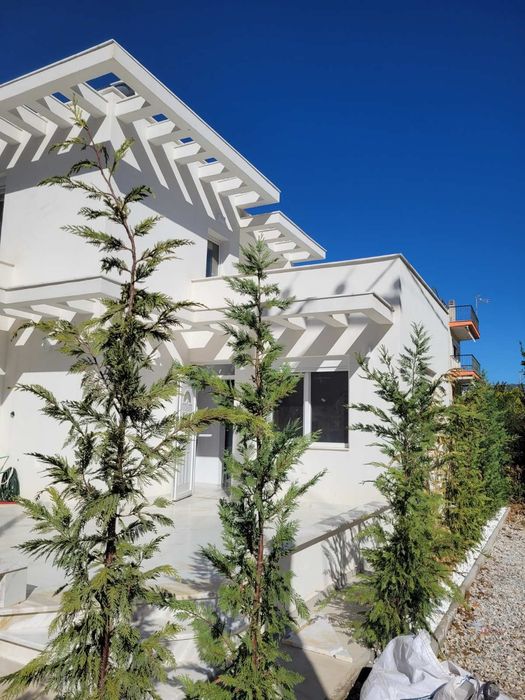 ПРОДАВА Прекрасен имот, самостоятелна къща в Паралия Офринио, Кавала