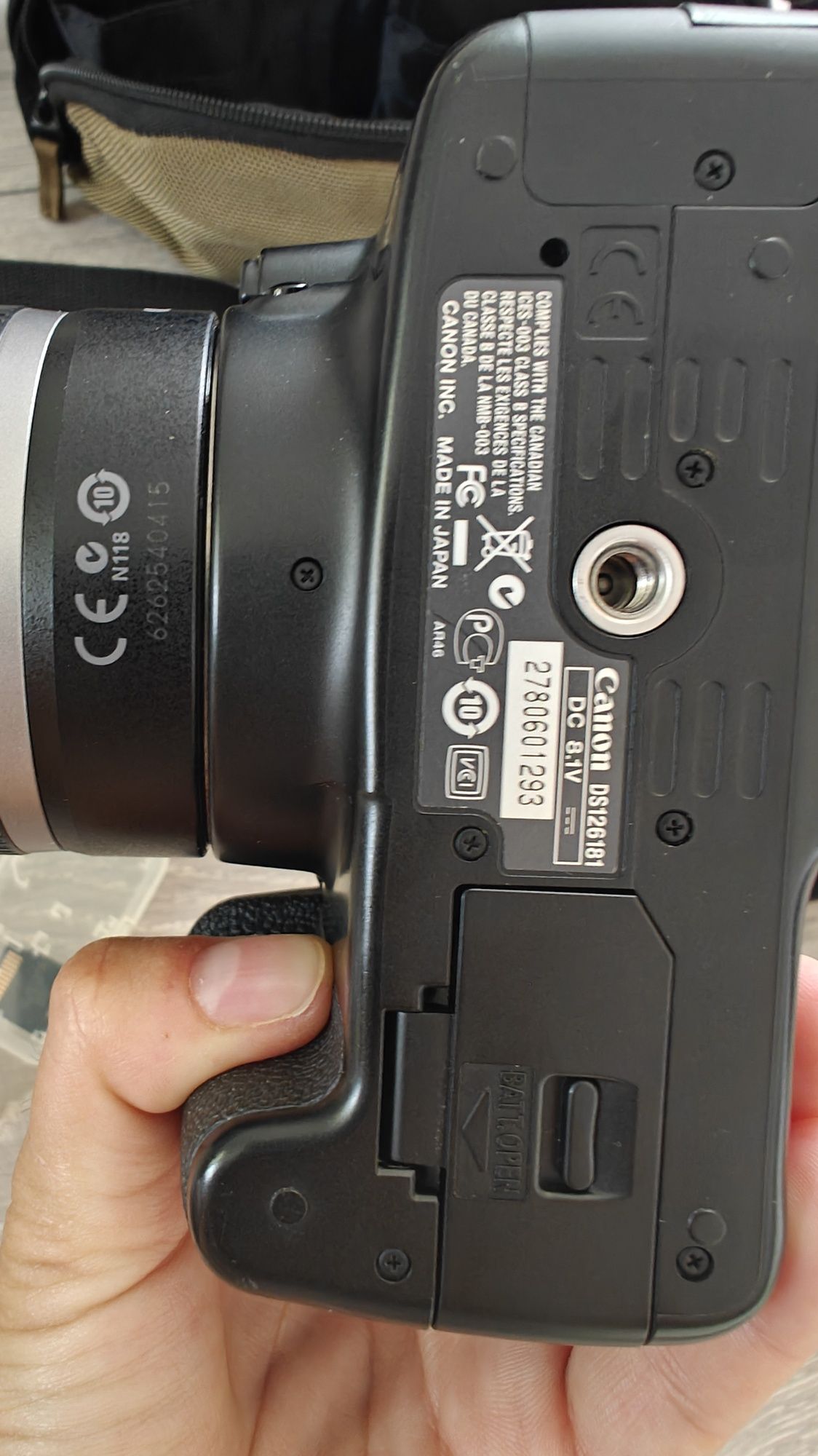 Canon DS126181 SLR Digital camera aparat foto
