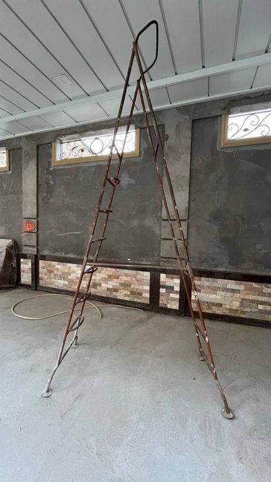 Трехметровая (3метра) раскладная стремянка Советского производства.