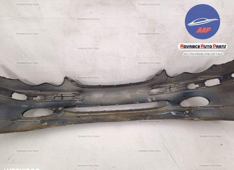 Оригинална предна броня в добро състояние Мерцедес-Бенц Ц-Клас / Merce