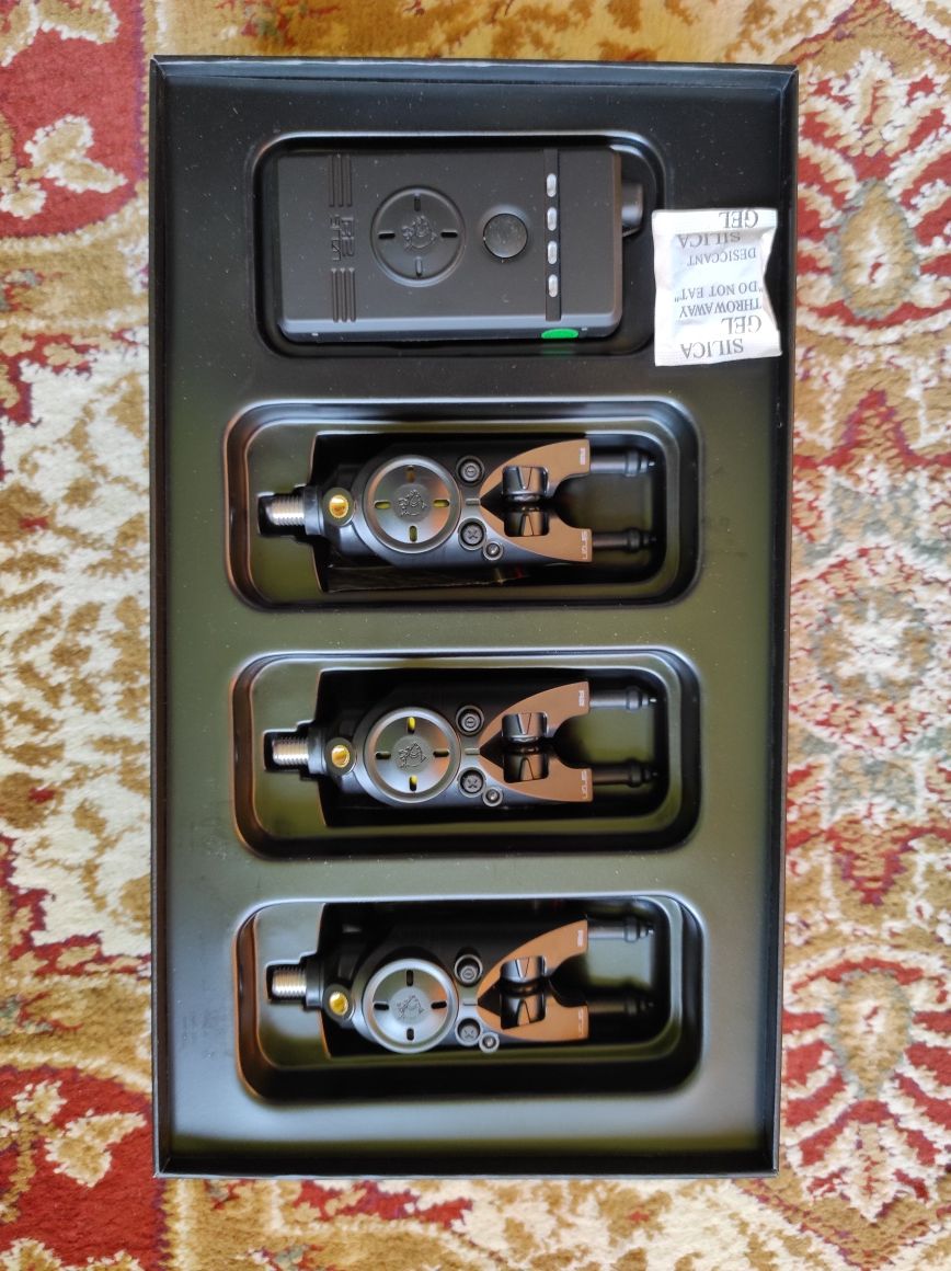 Set 3 avertizori + statie Nash Siren R2 + Husa pentru Tamburi Fox R-Se