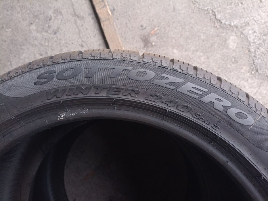 4 anvelope de iarna ca noi Pirelli 2x225/45 R18 dot 3519 2x255/40 R18