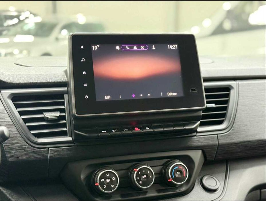 Se vand 2buc/ Renault Trafic 2022