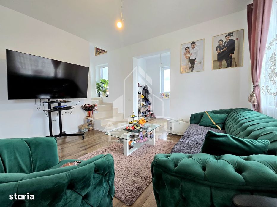 Jumatate de duplex, P+M, cu 3 camere si 2 bai, Sag