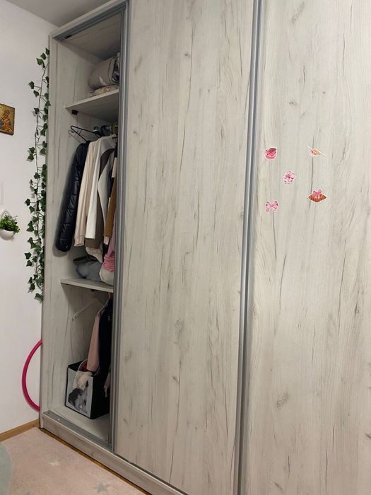 Vand dressing H2,30*L=2,10*adancime 60, cu spatii de depozitare,