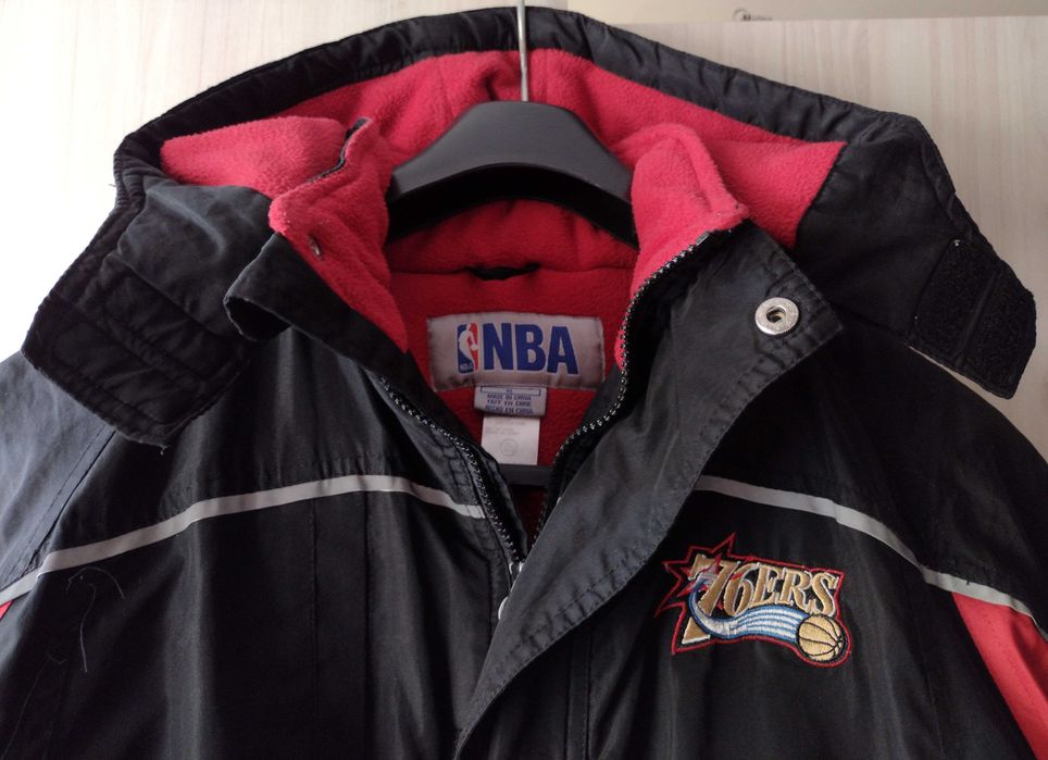 NBA / Philadelphia 76ers - зимно яке с качулка