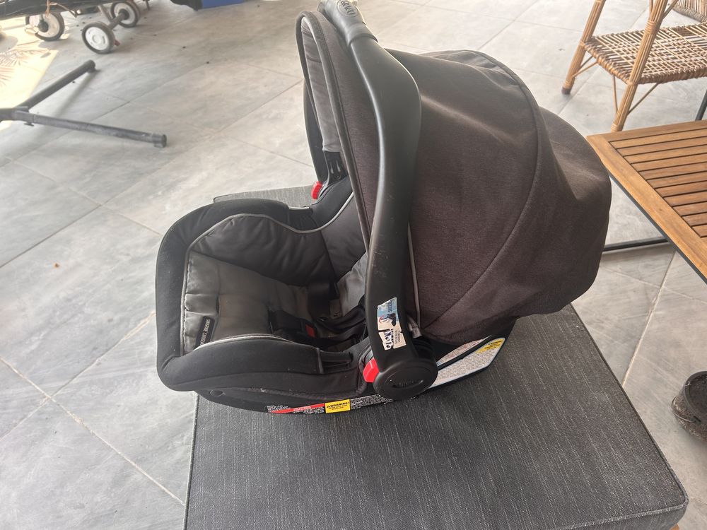 Бебешки кош с база Graco