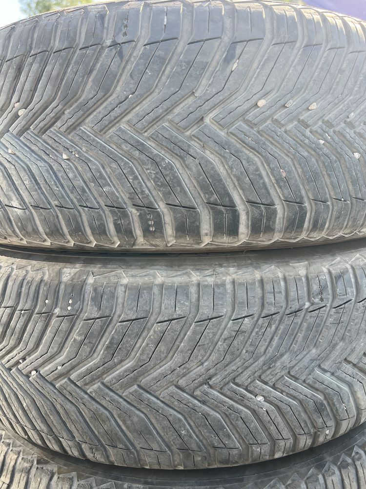 225.60.R17 Michelin.Сотилади.