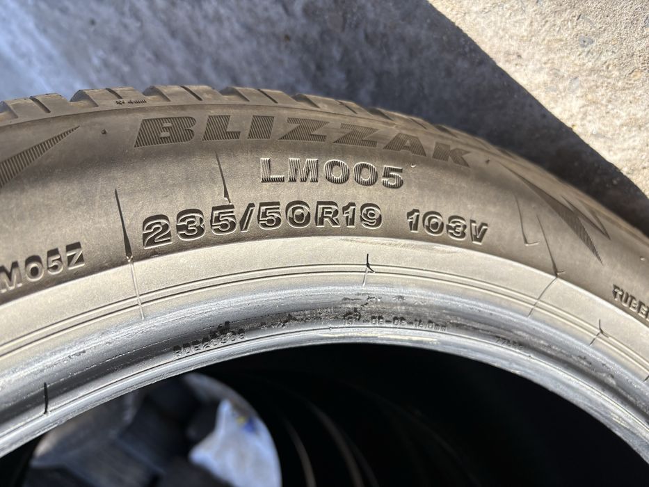 Bridgestone Blizzak 235/50/19 - зимни гуми