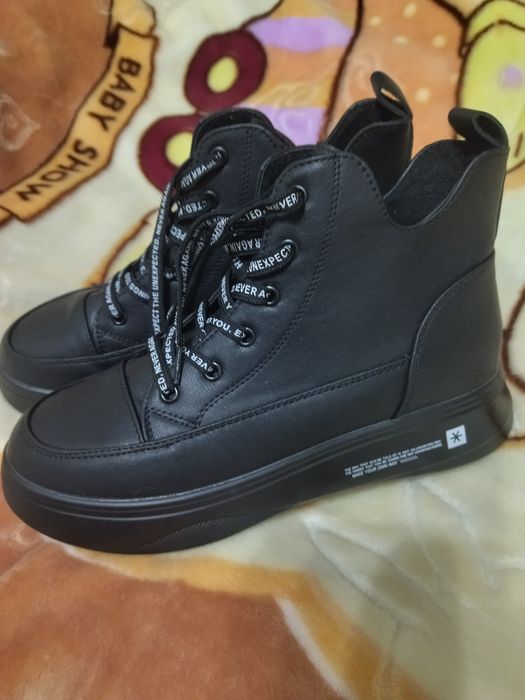 Продам обувь женскую