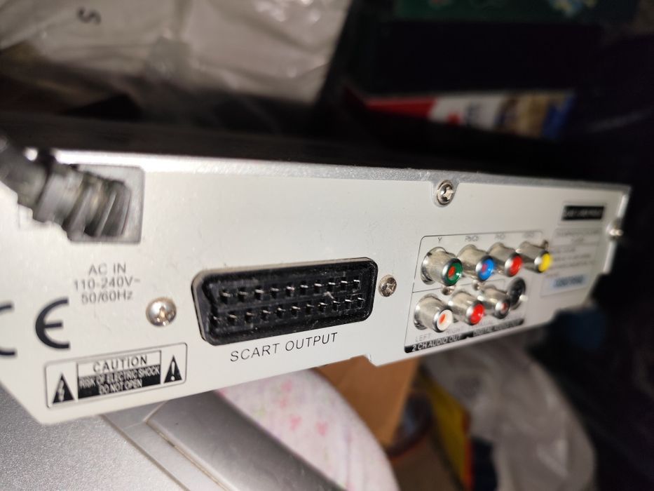 Vand doar dvd player buntz și unu divx