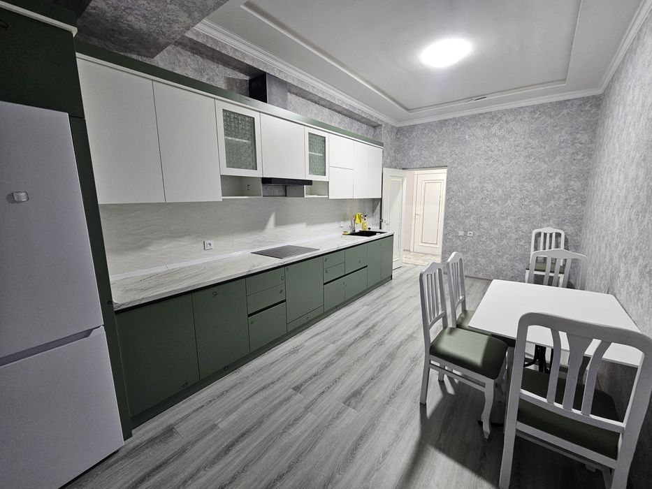 EKO shahar markazida 2 xonalik 78 m2  kvartira arendaga beriladi