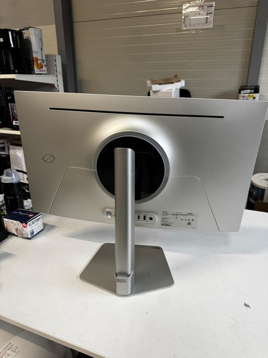 Monitor Samsung Smart OLED G8