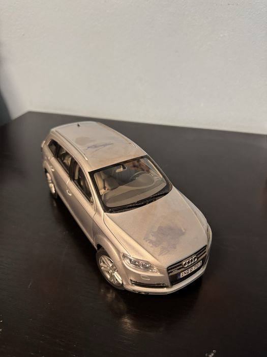 Vand macheta Audi Q7 Kyosho 1/18