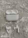 Наушник Airpods   хорошем состаяние