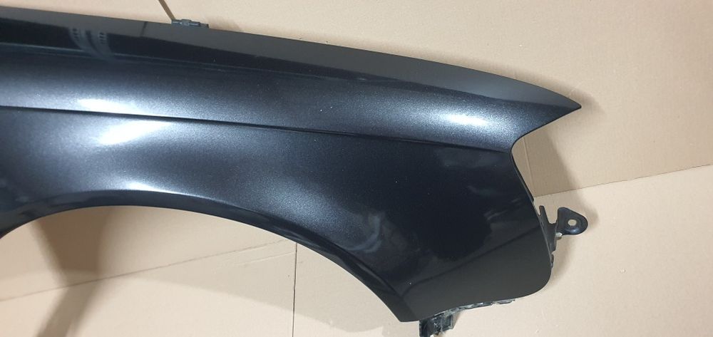 Aripa dreapta fata audi a4 b7 LZ7L