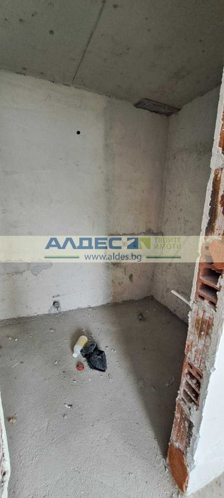 Продава се тристаен апартамент в кв. Драгалевци