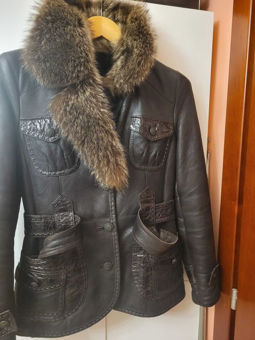 Почти ново дамско зимне яке от естествена кожа, канадски вълк
