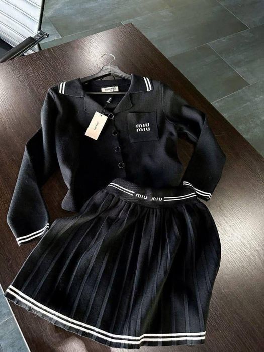 Дамски сет от гинно плетиво