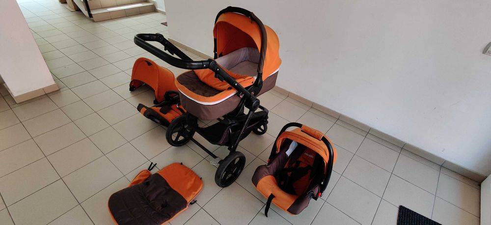 Vand carucior DHS 3 in 1 pentru copii, in stare foarte buna