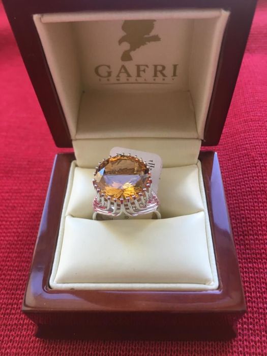 Продажа золотого кольца фирмы  "Gafri"