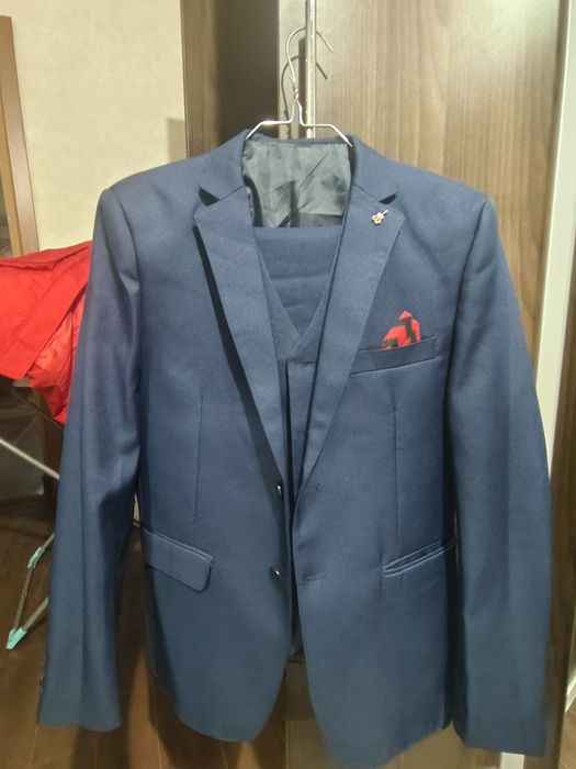 Продаю мужской костюм тройка