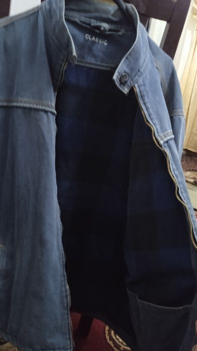 Продаю мужская куртка.