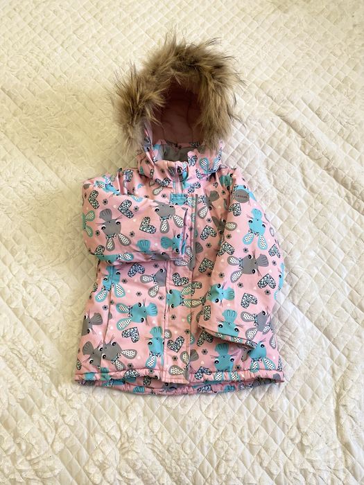 Продам зимнюю куртку на девочку