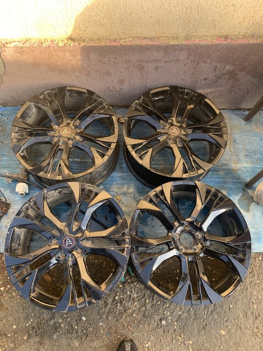 Vând jante BMW de f10 R18