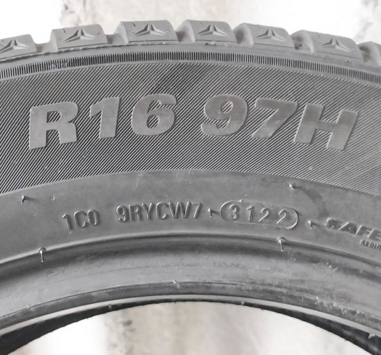 215/55 R16- Kumho M+S. DOT.2022