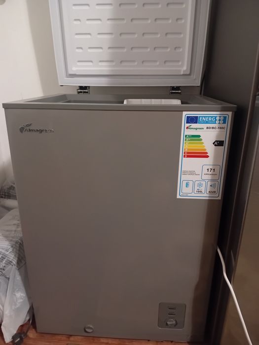 Морозильник 100л.