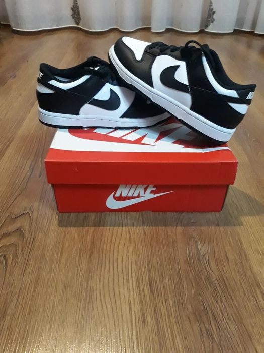 Nike Dunk Low Panda mărimea  25