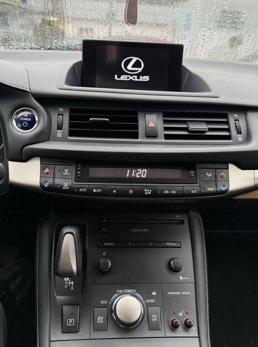 Lexus CT200h 2015