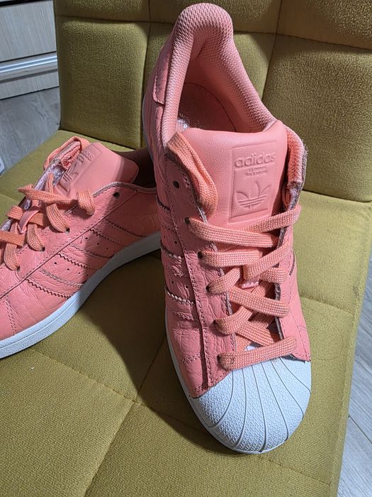 Adidas Superstar  nr 38 2/3 piele naturala , ca NOI 230 Lei