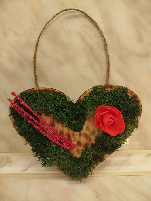 Сърце с рози и мъх