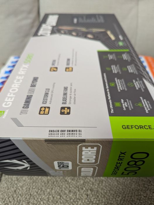 Vând placă video ZOTAC GAMING GeForce RTX 5080