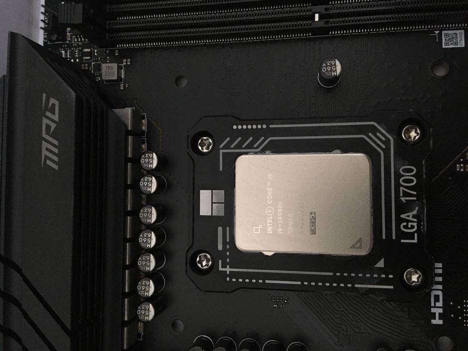 Intel core i9 14900K + MSI MPG Z790 Carbon Wifi