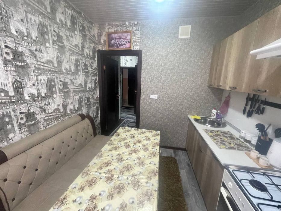 2 xonali kvartira sotiladi