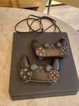 Vand ps4 cu 2 manete