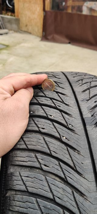 Зимни гуми Мишелин 235 65 17 Дот 21