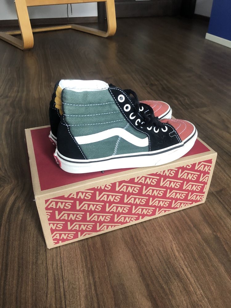 vând Vans SK-8 Hi Multi Color marimea 36.5