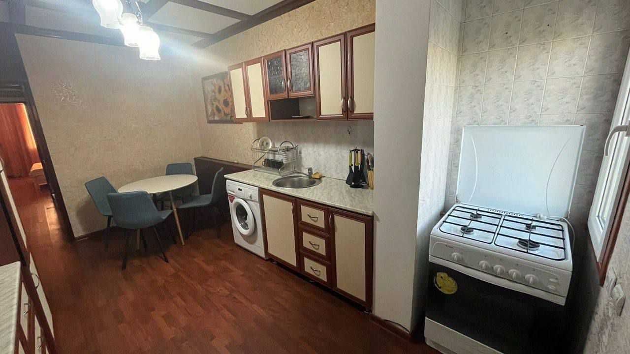 Шота-Руставели - 2/8/9 отдельный вход  кафе B&B, Океан