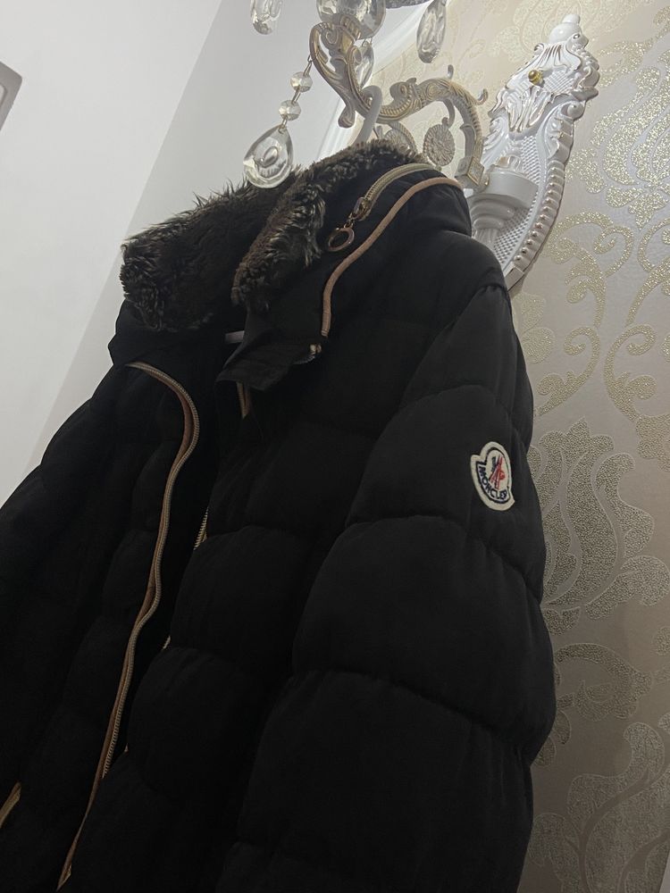 Geaca moncler, noua