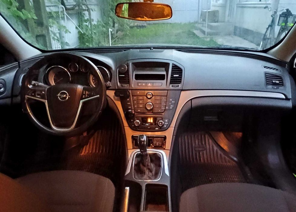 Vând Opel Insignia