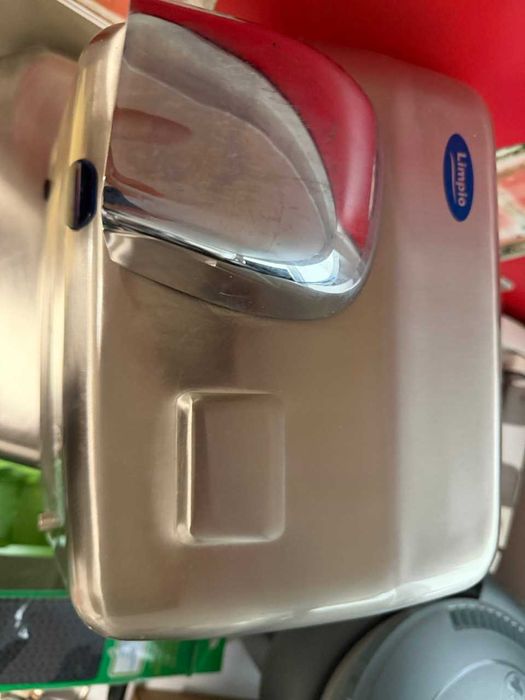 Uscator maini Limpio