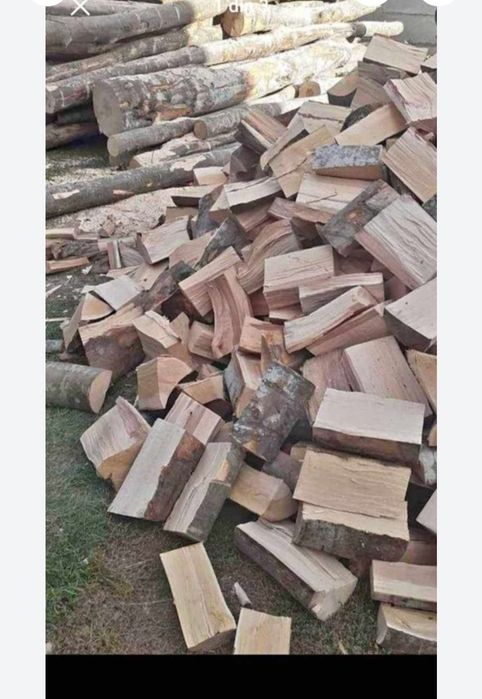 Lemne de foc tăiate sparte
